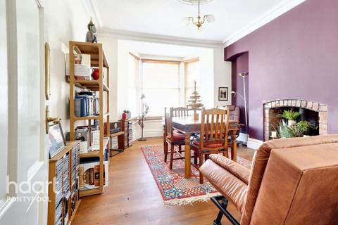 3 bedroom end of terrace house for sale, Cwmavon Road, Pontypool