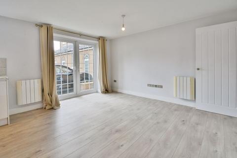 2 bedroom apartment for sale, Longwood Court, Cirencester, Gloucestershire.