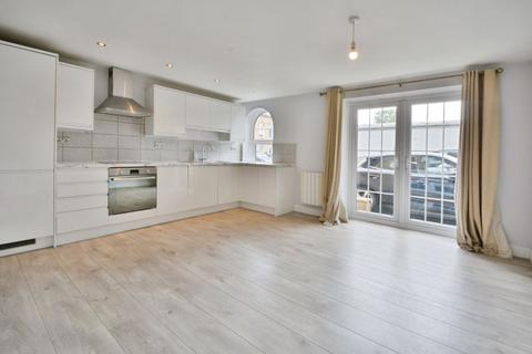2 bedroom apartment for sale, Longwood Court, Cirencester, Gloucestershire.