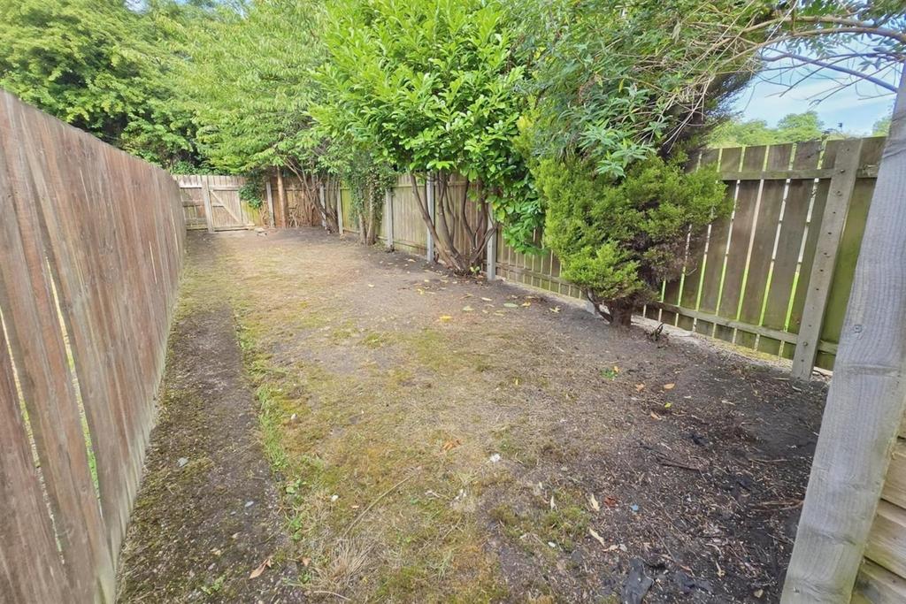 8 - Back Garden.jpg