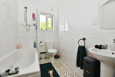 209 Brooklands Road, Hull, HU5 5AG