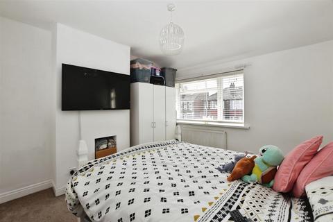 209 Brooklands Road, Hull, HU5 5AG