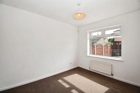 12 Baroness Close, Hull, HU6 9UB