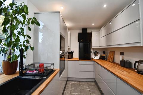 3 bedroom end of terrace house for sale, 21st Avenue, Hull