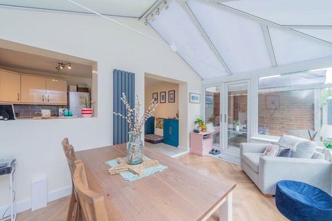 4 Helfa Bach, Chirk, Wrexham, LL14 5EQ