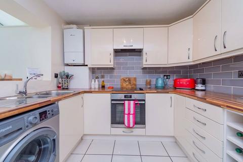 4 Helfa Bach, Chirk, Wrexham, LL14 5EQ