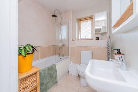 4 Helfa Bach, Chirk, Wrexham, LL14 5EQ