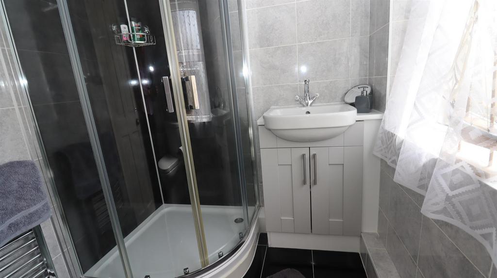 Main bathroom