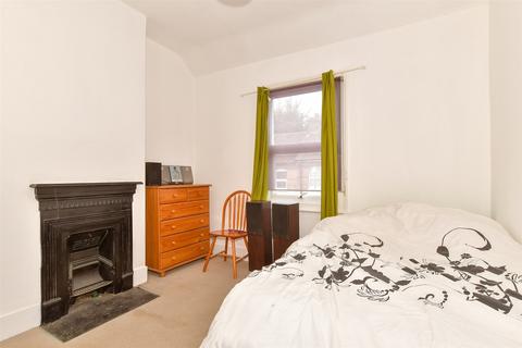 2 bedroom terraced house for sale, Five Ash Road, Gravesend DA11