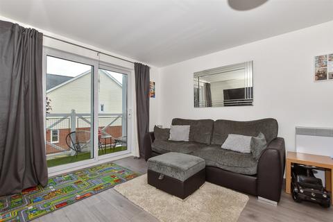 2 bedroom apartment for sale, Poynder Drive, Holborough Lakes, Kent