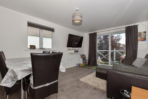 2 bedroom apartment for sale, Poynder Drive, Holborough Lakes, Kent