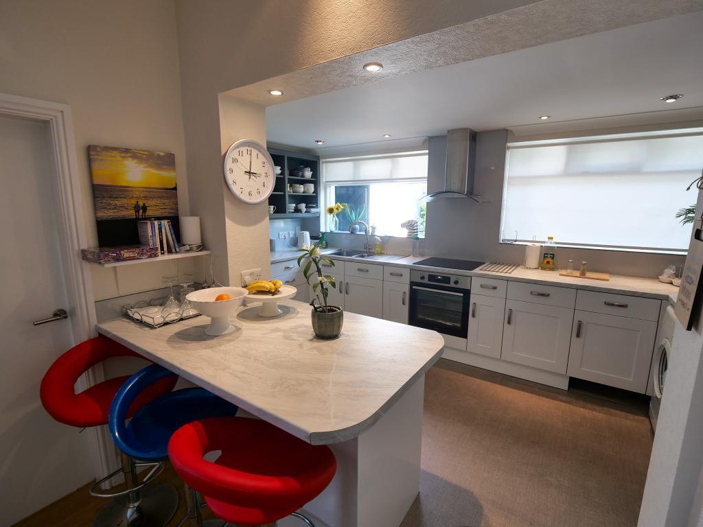 Kitchen Dual Aspect