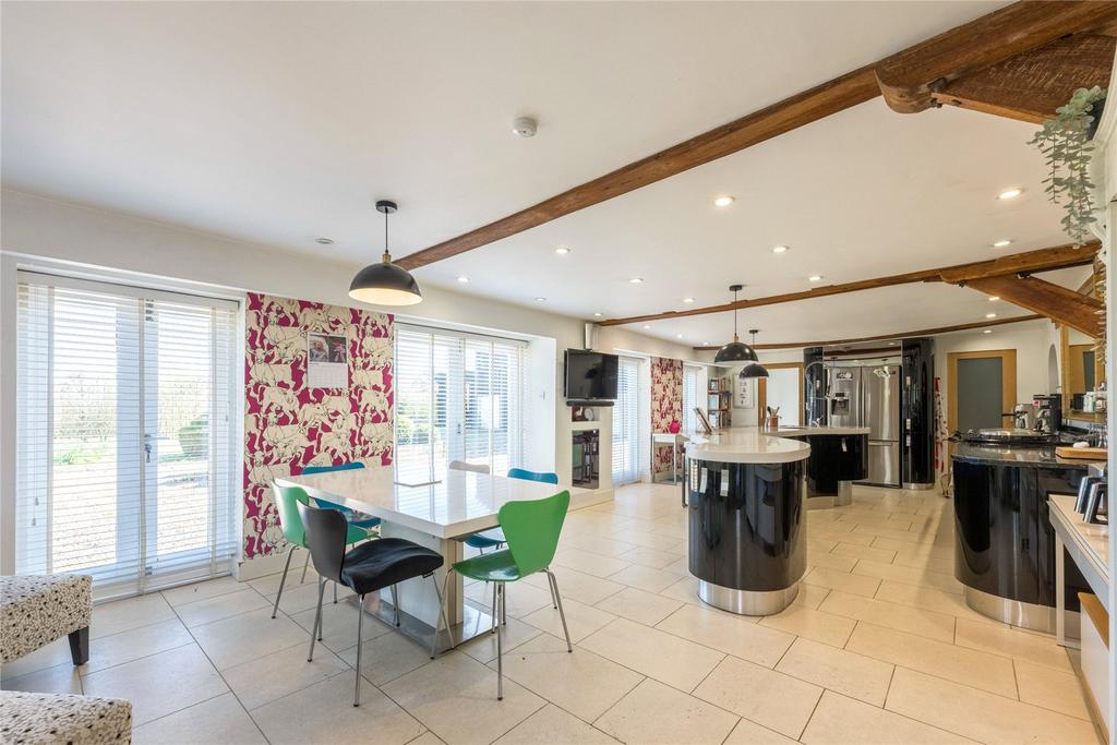 Kitchen/Breakfast Rm