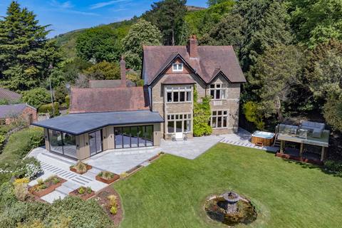 undefined, Harcourt Road, Malvern, Worcestershire. WR14