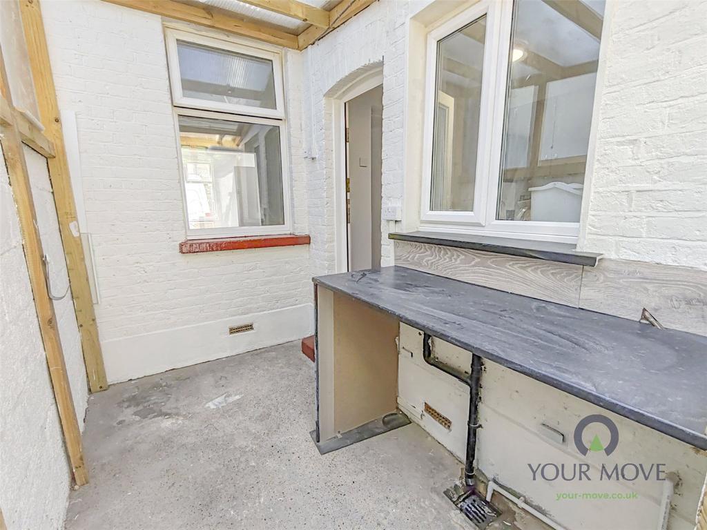 Lean-To/Utility Room