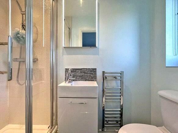 En Suite Shower Wc