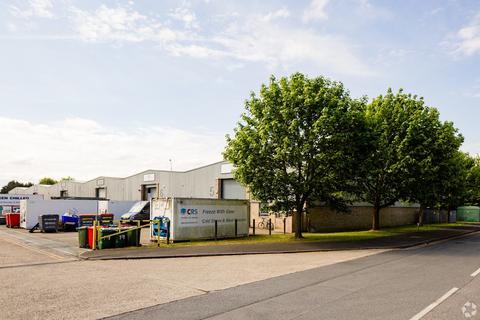 Warehouse to rent, Fairway Dr Greenford UB6 8PW