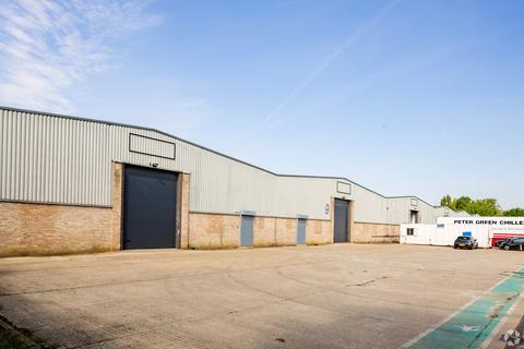 Warehouse to rent, Fairway Dr Greenford UB6 8PW