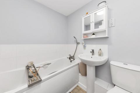 2 bedroom flat for sale, Princes Mews, Royston SG8