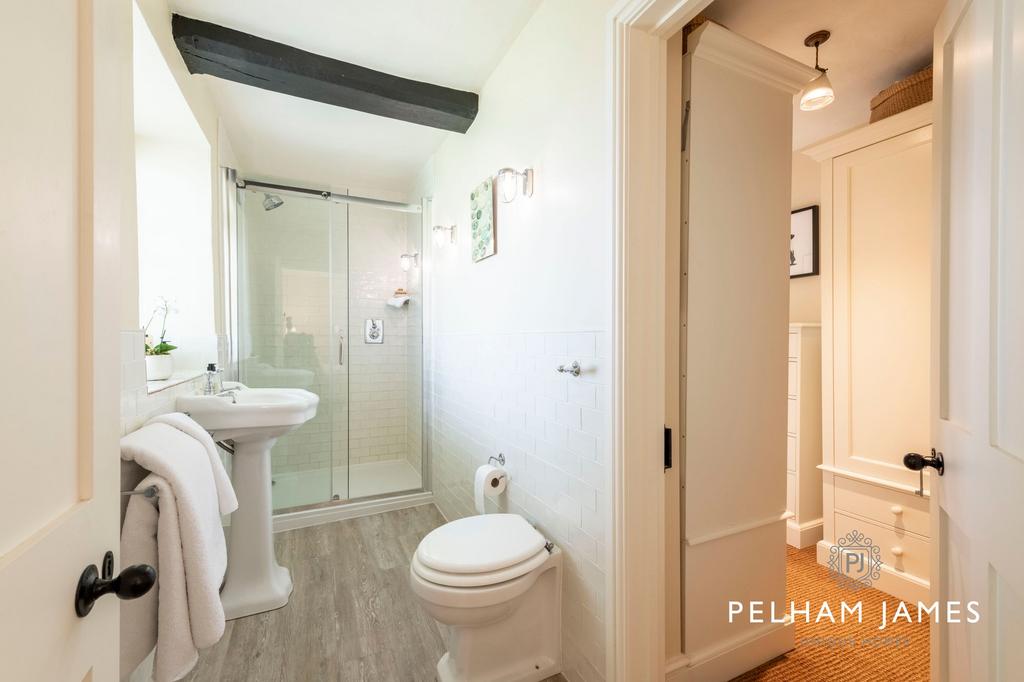 Principal En Suite, Coppice House, Glaston