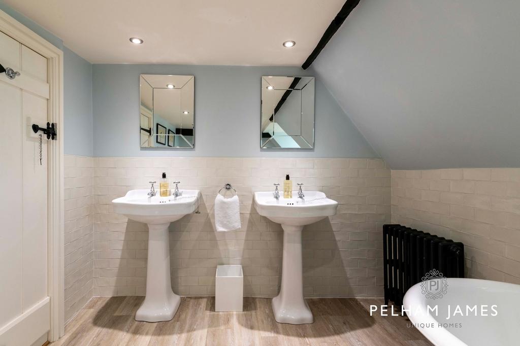 Family Bathroom, Coppice House, Glaston