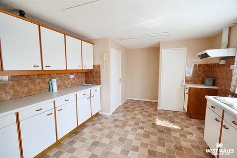 undefined, Bunkers Hill, Milford Haven