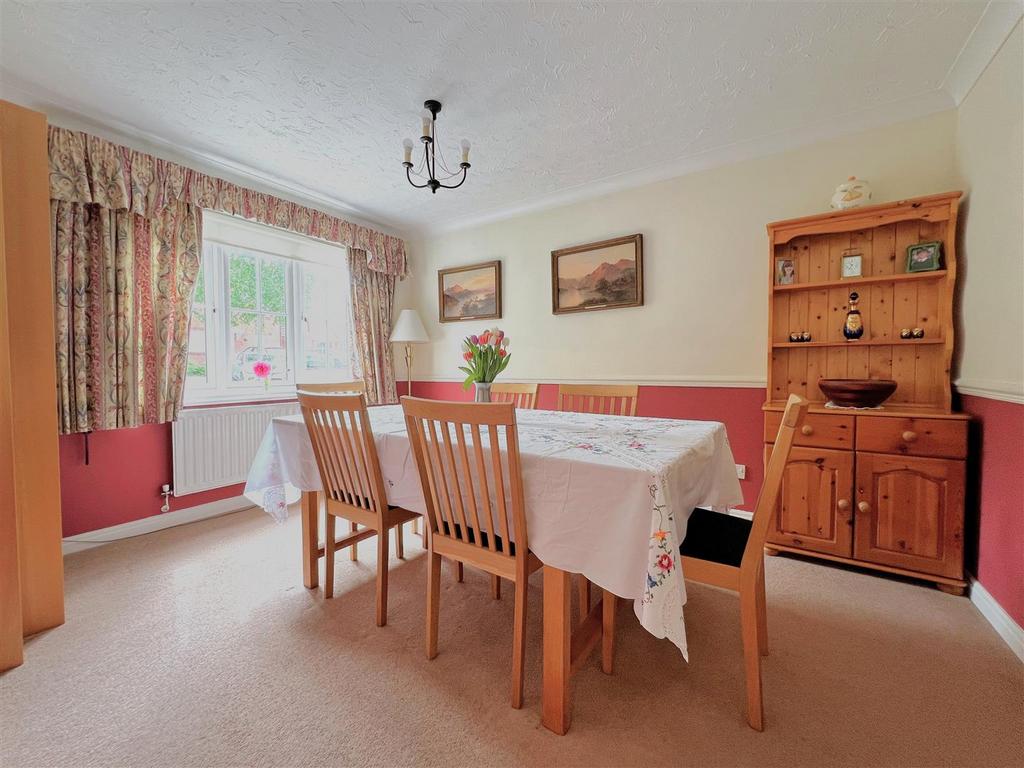Dining room.jpg