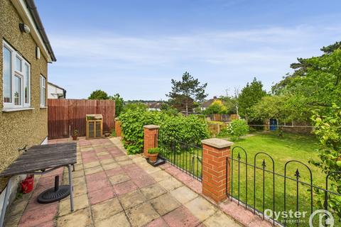 3 Ravenscraig Road, London, N11 1AE