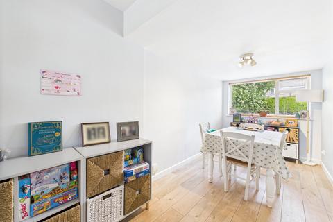 7 Filbert Close, Abbeydale, Gloucester, GL4 5EX