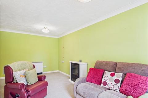 1 bedroom ground floor flat for sale, The Views, George Street, Huntingdon.