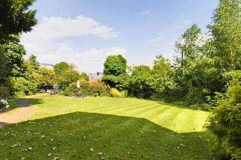 1 bedroom ground floor flat for sale, The Views, George Street, Huntingdon.