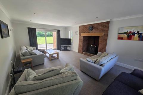 5 bedroom detached house for sale, Yelland Road, Fremington