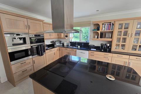 5 bedroom detached house for sale, Yelland Road, Fremington
