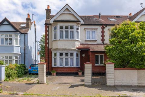 3 bedroom semi-detached house for sale, London W4
