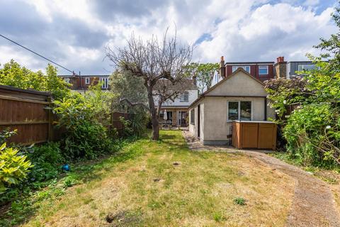 3 bedroom semi-detached house for sale, London W4