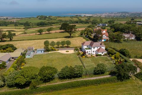 4 bedroom detached house for sale, Camp de L'Eglise, St. Saviour, Guernsey