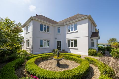 4 bedroom detached house for sale, Camp de L'Eglise, St. Saviour, Guernsey