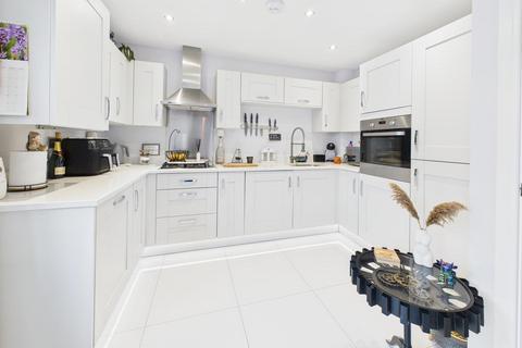 3 bedroom semi-detached house for sale, Bluebell Crescent, Brockworth
