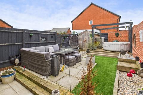 3 bedroom semi-detached house for sale, Bluebell Crescent, Brockworth