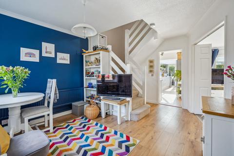 8 Cavendish Walk, Thame, OX9 3YR