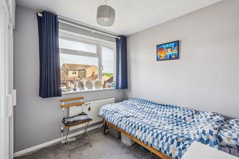 8 Cavendish Walk, Thame, OX9 3YR