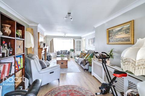 5 Gray Gardens, Rainham, RM13 7NH