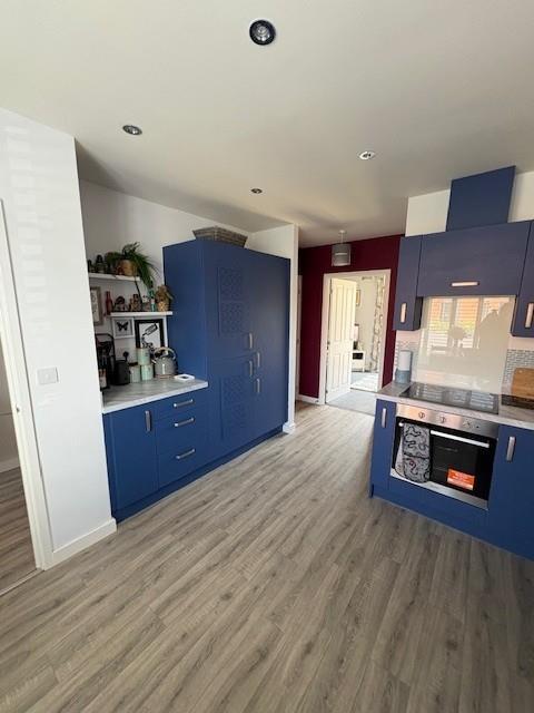 Kitchen 2.jpg