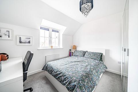 33 Observer Point Road, Overton, Basingstoke, RG25 3FA