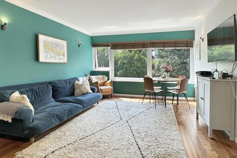 14 Highsett, Cambridge, CB2 1NX