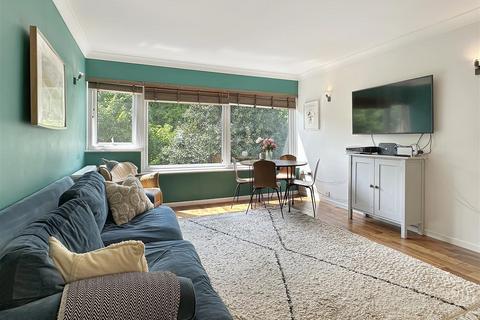 14 Highsett, Cambridge, CB2 1NX