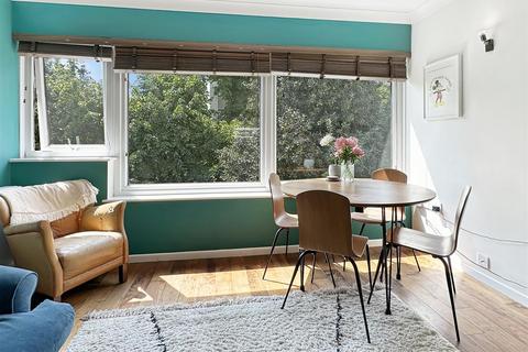 14 Highsett, Cambridge, CB2 1NX