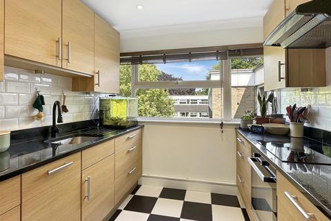 14 Highsett, Cambridge, CB2 1NX