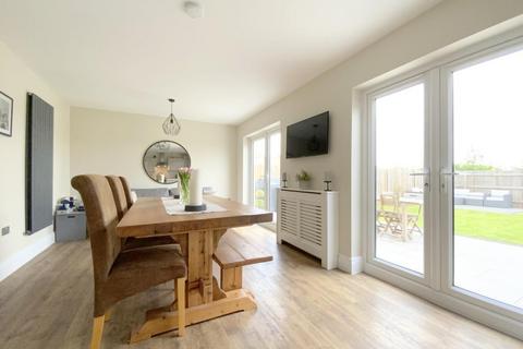 35 Albertross Drive, Humberston, Grimsby, DN36 4ZN