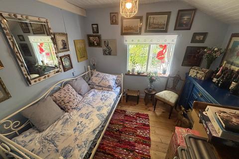 1, Sychpant Gorrig Road, Llandysul, SA44 4JP